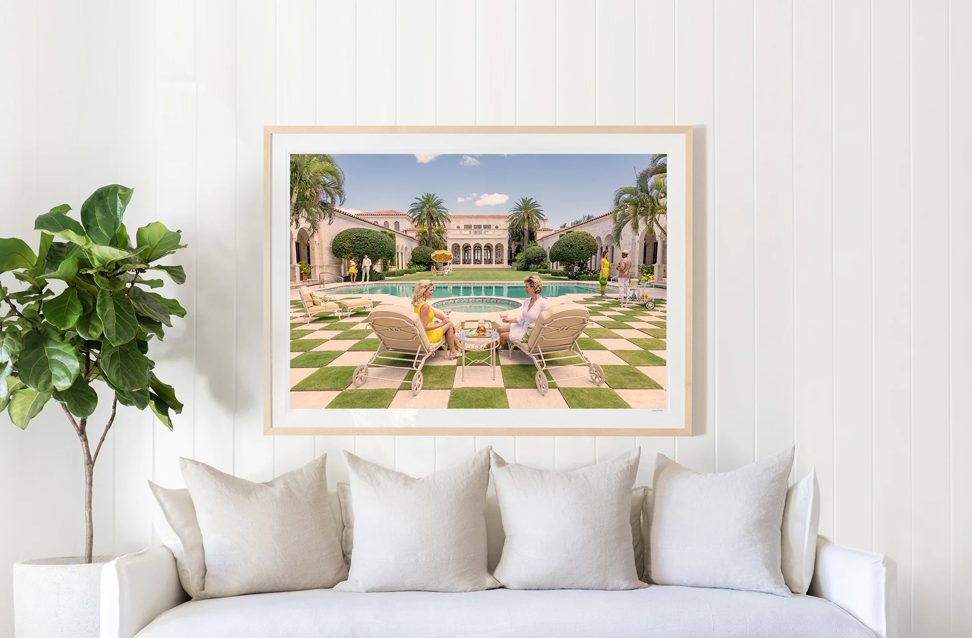 Poolside at La Follia, Palm Beach - Image 2